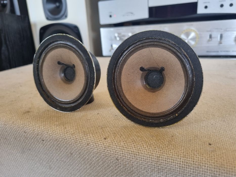 Set Difuzoare Medii Grundig. 4 ohms,10 watts, 8,9 cm. Impecabile