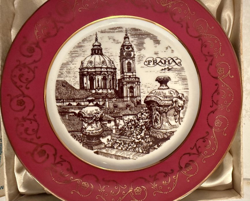 Порцеланови и старинни сервизи