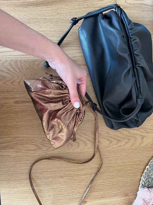 Bottega златиста чантичка