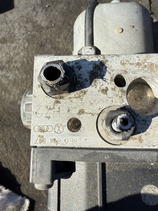 ABS помпа модул Абс за Ауди Audi A4 8e 8e0614517 cabriolet