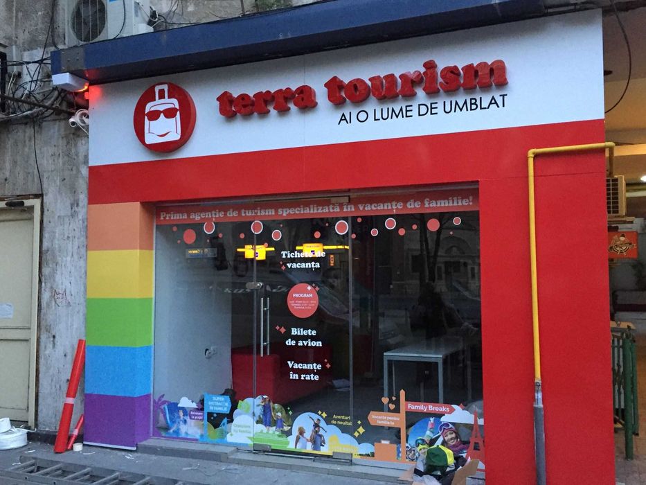 Litere volumetrice luminoase