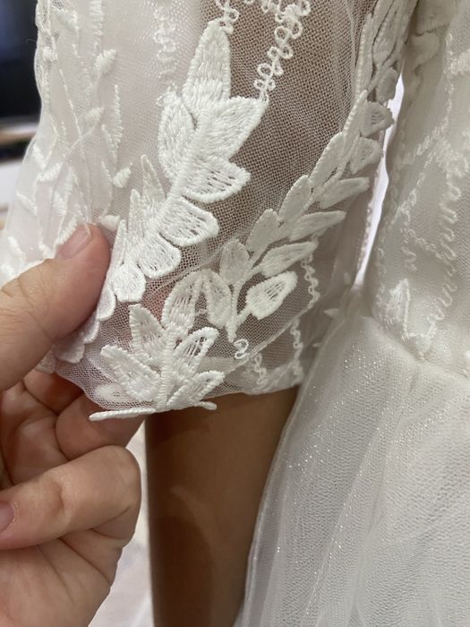 Продам белое бальное платье для девочки