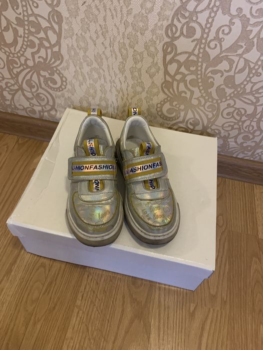 Кожаные кеды на девочку