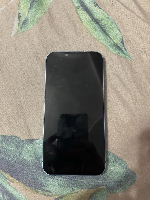 Продам iPhone 13