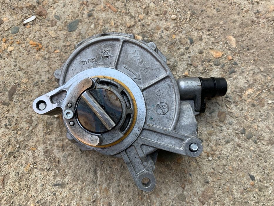 Вакуум помпа за бмв/bmw