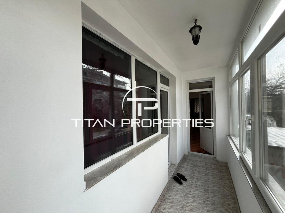 Многостаен апартамент за продажба в кв. Кючук Париж