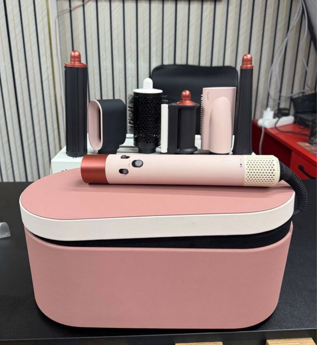 Фен И Выпрямитель Dyson С Кейсом Для Волос