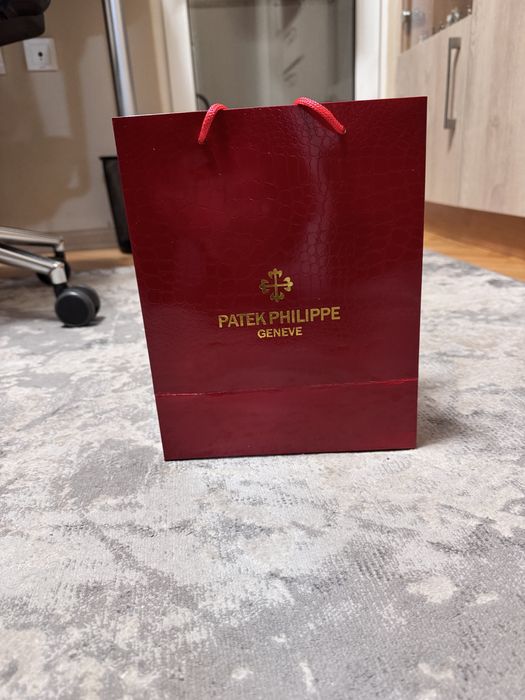 Продавам часовник Patek Philippe Aquanaut 5167A Black Dial. Работи перфетно! БЕЗ БАРТЕРИ!