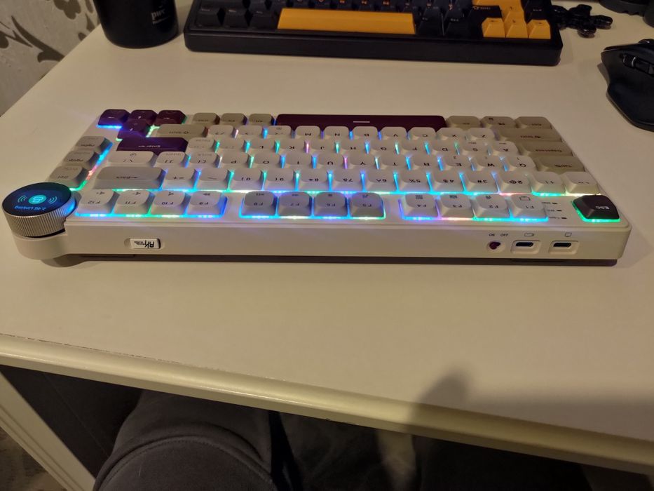 Tastatura mecanica RGB