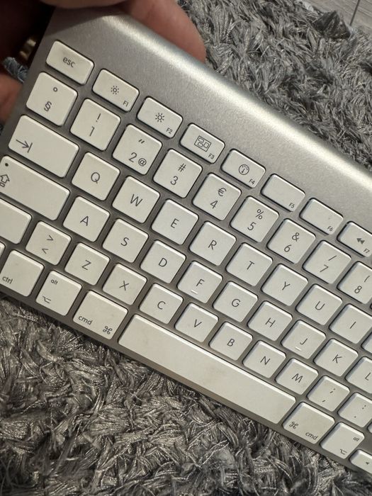 Tastatura apple bluetooth