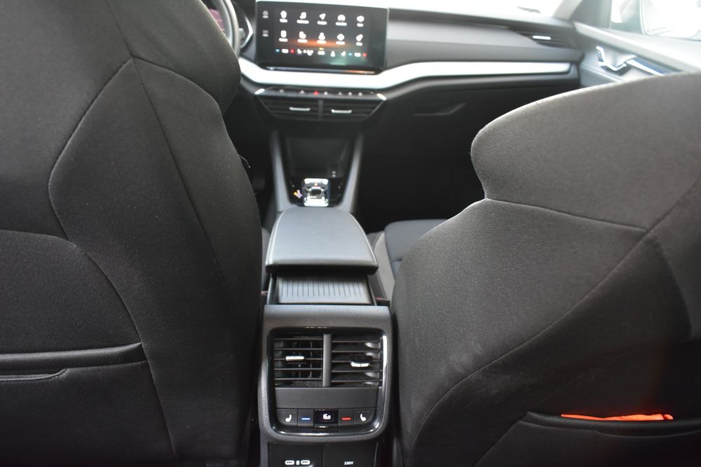 Skoda Octavia 2.0dsg 2022  Matrix  bancheta spate incalzita