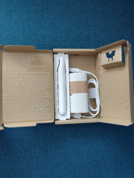 Aparat electric de ras și tuns Philips OneBlade Intimate qp1924/30, + 1 lamă SkinProtect, unisex