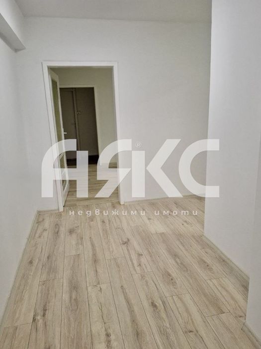 Продава се Тристаен апартамент в София, Красно село - 95 кв.м за 1552 €/кв.м - Снимка #4