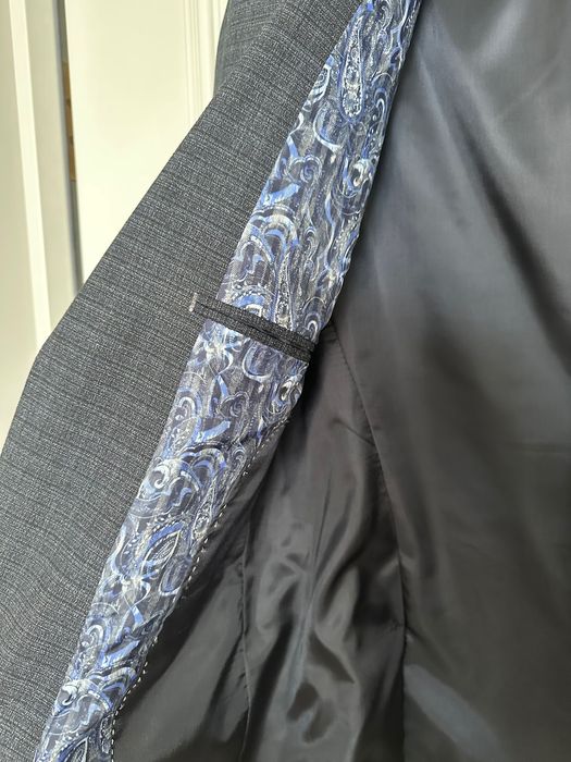 Мужской костюм с брюками