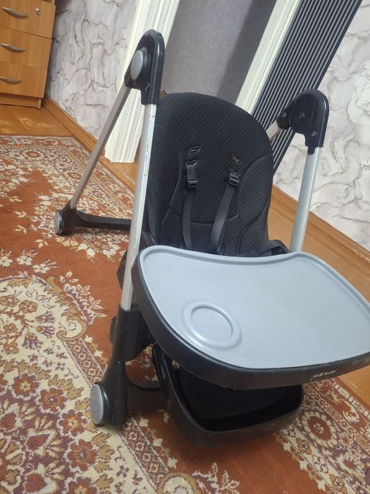 Детский столик регулируемый