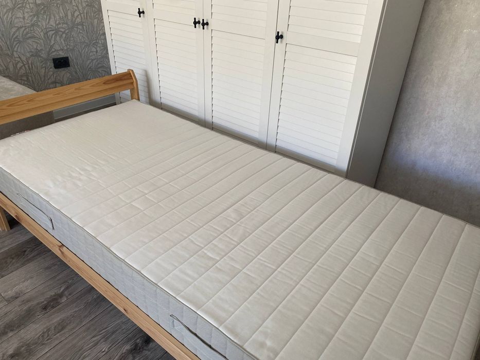IKEA Кровать + матрас