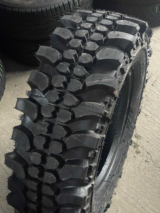 235 75 15 Equipe trekker simex  (OFF ROAD)