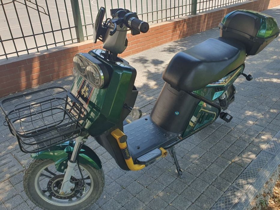 Elektro Skuter Nomi REVION Classic birinchi qo'l 5 ta akkumulyatorli
