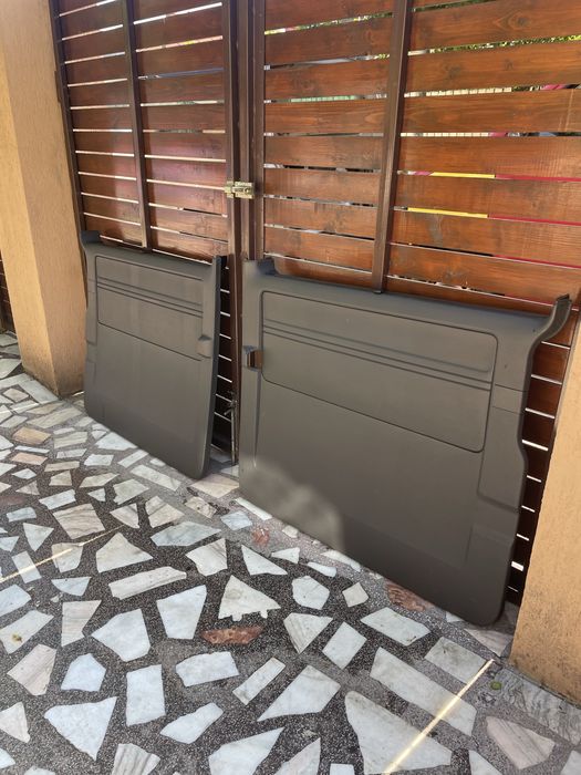 Panou usii culisante VW Caravelle sitinga dreapta cu perdelute pret 650 lei buc