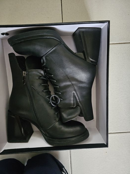 Дамски боти от естествена кожа