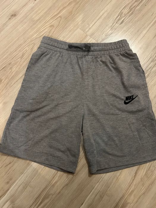 Къси панталони NIKE