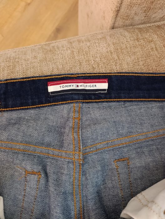 Продам джинсы Tommy Hilfiger