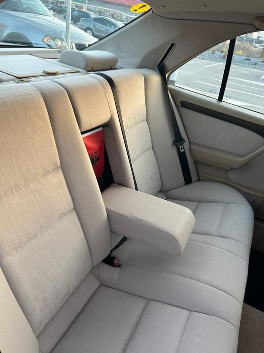 Mercedes W202 c180
