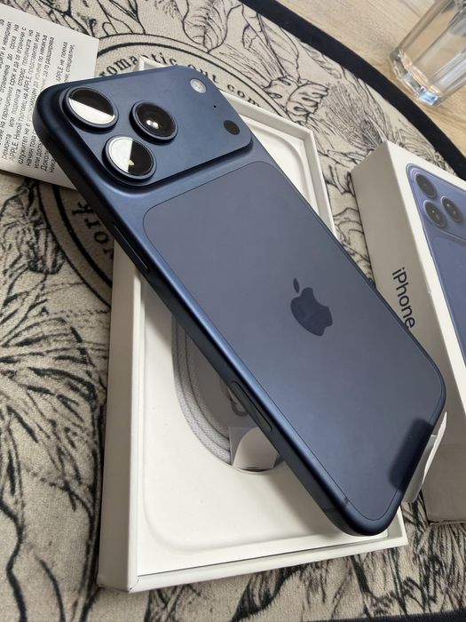 iPhone 17 Pro Max 256gb - нов с гаранция от Технополис