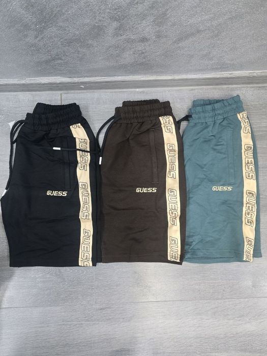Compleuri si pantaloni scurti