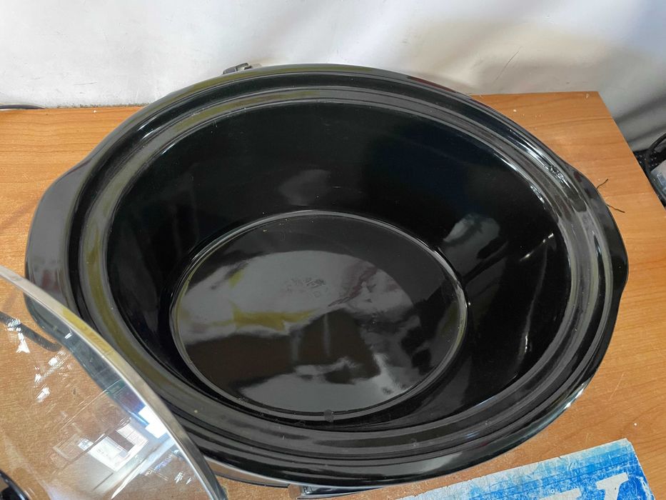 Slow cooker Champion  6,5 L. 320 W Trei setari de gatit /Garantie 2 ani