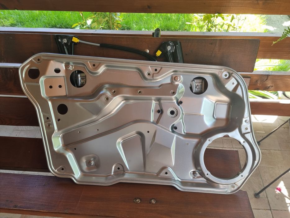 Macara electrica NOUA fata / spate, stanga / dreapta Vw Golf 4 Bora
