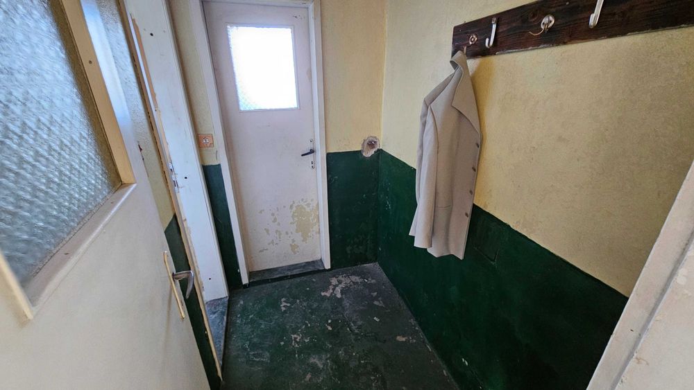 287-Продава се етаж от кооперация в кв. "Добровски“