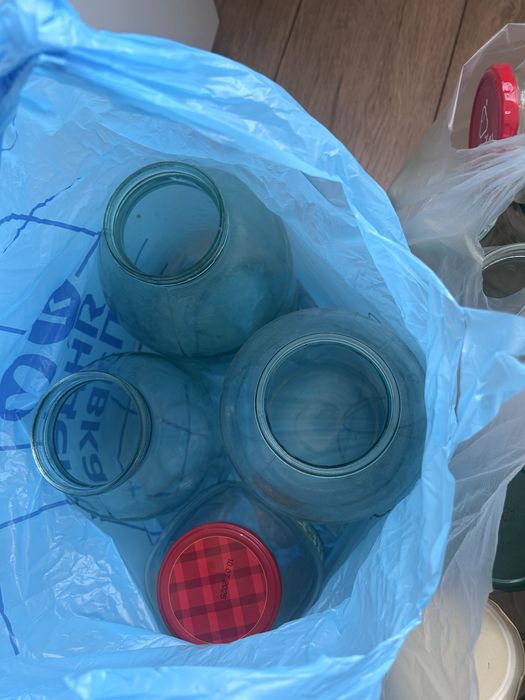 Бесплатно отдам Банки