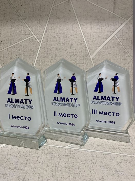 Кубок награды статуэтки