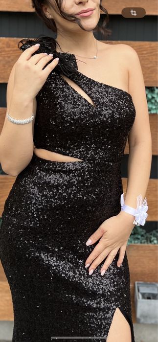 Официална/абитуриентска дълга черна рокля с пайети