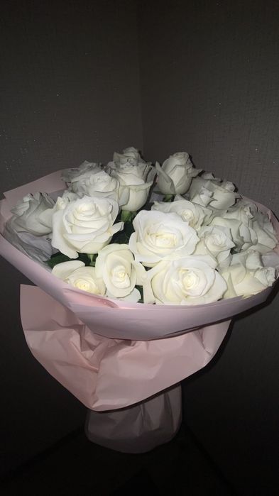 Цветы белые розы