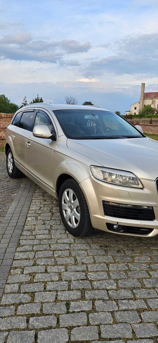 Se vinde Audi Q7