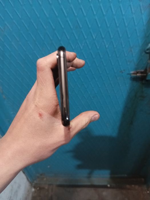 продам iPhone Xs Max