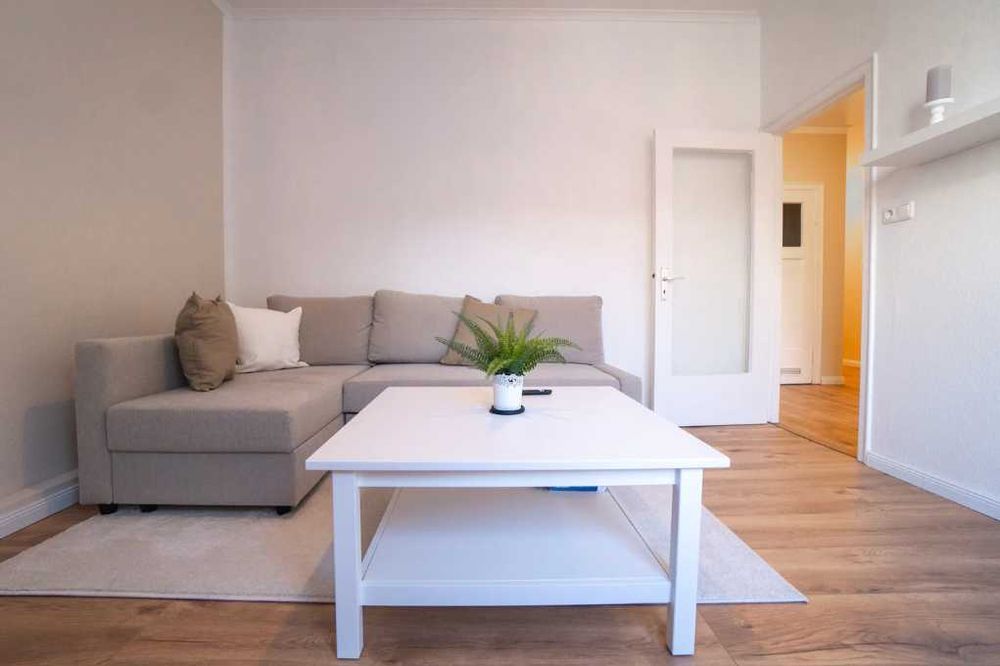 Дава се под наем Тристаен апартамент в Пловдив, Каменица 1 - 99 кв.м за 275 € - Снимка #2