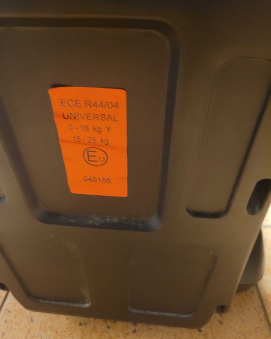 Продавам  2 броя столчета за кола 0-25 кг. LORELLI PREMIUM +SPS STRING