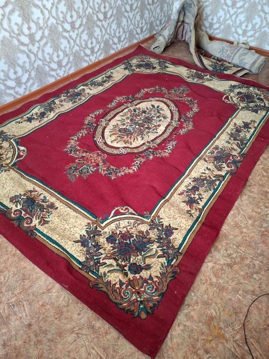 Ковры б/у по 5000 тг,2х3