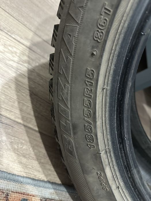 Bridgestone комплект шипованной резины