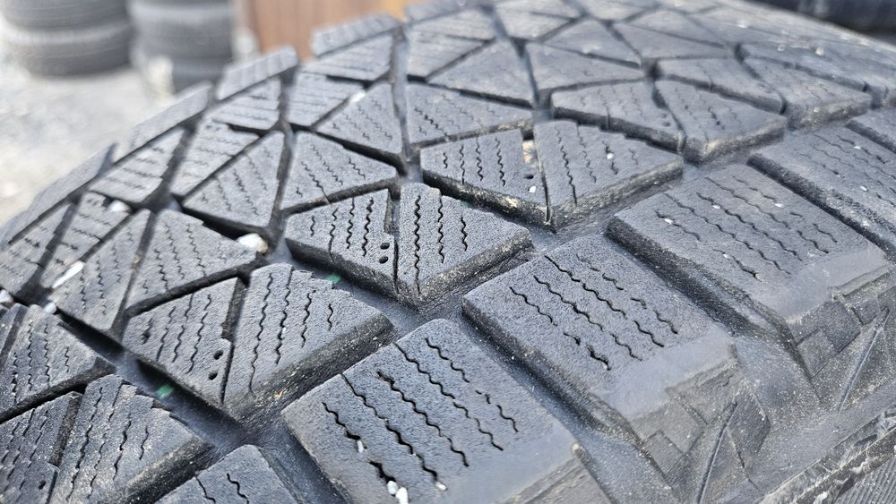 4бр гуми 215 65 16 бриджстоун bridgestone