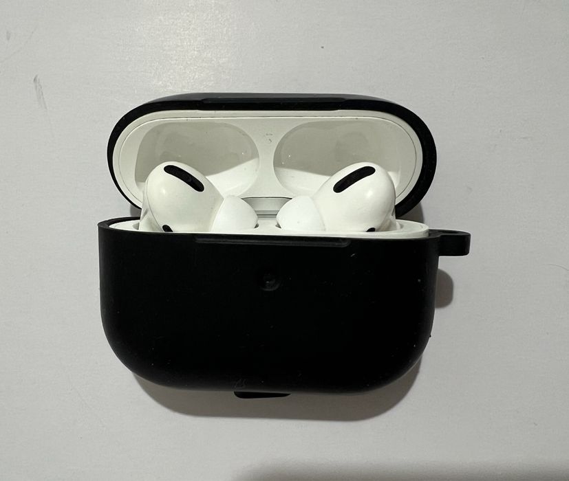Продам наушники AirPods Pro