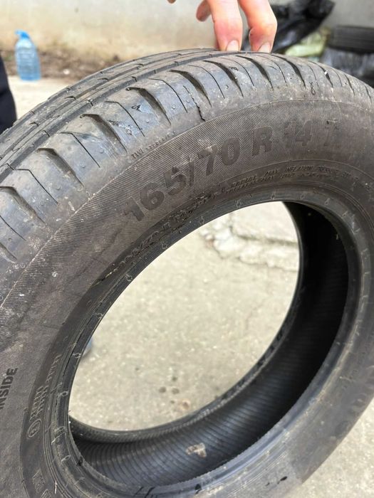 Vând 4 anvelope de vara Continental, dimensiune 165/70 R14.