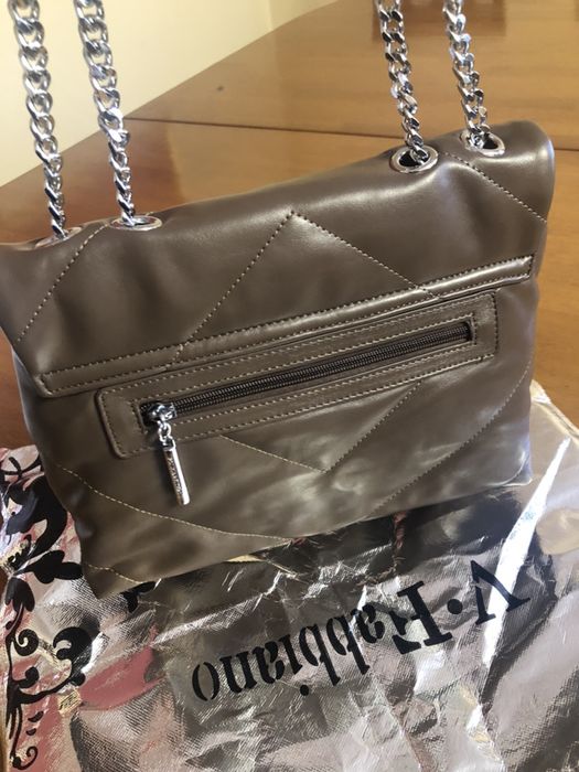 Продаю женскую сумочку