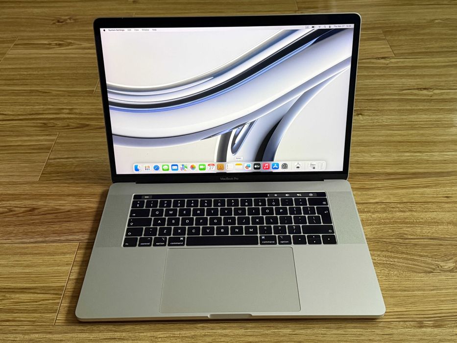 MacBook Pro 15 2019`Core i9-9880H/16GB RAM/512GB SSD/AMD Pro 560X