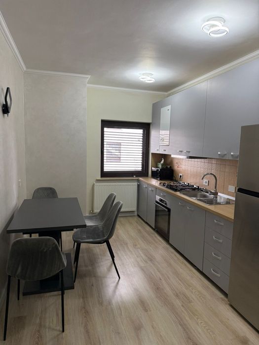 Închiriez Apartament 2 camere, Între Lacuri (cu parcare)