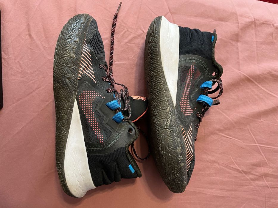 Nike Ghete baschet KYRIE FLYTRAP 5