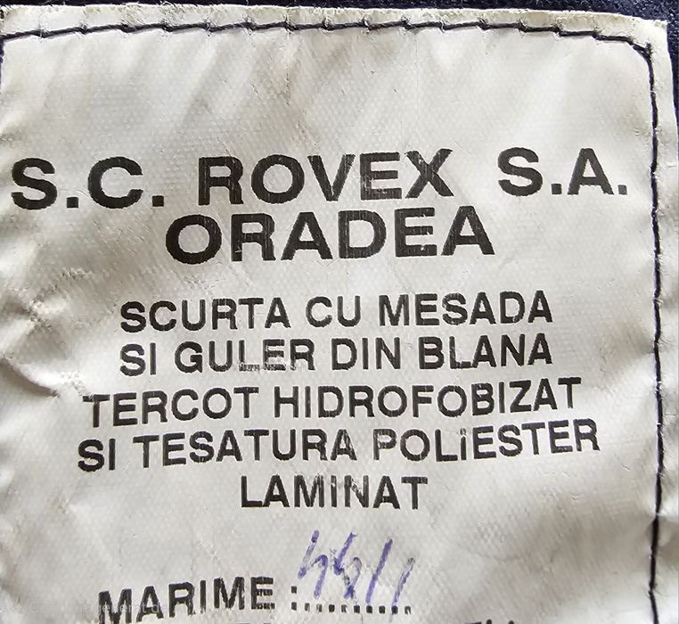 Haină de iarnă cu guler și mesadă din blană, detașabile